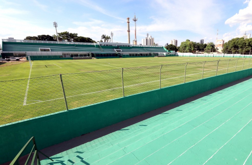 Estádio Dutrinha abriga gabinete do prefeito de forma simbólica Estádio Dutrinha abriga gabinete do prefeito de forma simbólica