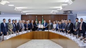 Nova medida de Lula garante conta de luz grátis para 60 milhões de brasileiros Nova medida de Lula garante conta de luz grátis para 60 milhões de brasileiros