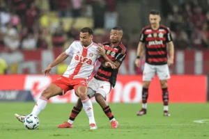 Alan Patrick do Inter se destaca no Brasileirão e entra na mira de Ancelotti para a Seleção Alan Patrick do Inter se destaca no Brasileirão e entra na mira de Ancelotti para a Seleção