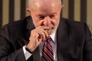 Lula cobra ministros por vazamento sobre Janja e gera novo clima tenso na Esplanada Lula cobra ministros por vazamento sobre Janja e gera novo clima tenso na Esplanada