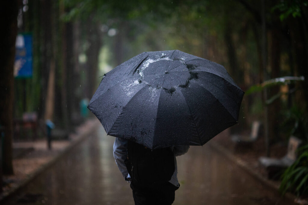Frente fria avança e provoca chuva em cidades de MS nesta quarta