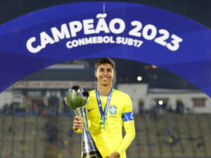 Carlo Ancelotti convoca o zagueiro Vitor Reis, do Girona, para amistoso do Brasil