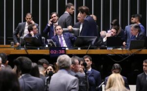 adiada-votacao-de-projeto-que-cria-novo-regime-para-socorrer-ou-liquidar-bancos
