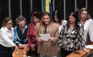 camara-aprova-pena-de-prisao-de-ate-40-anos-para-crime-de-homicidio-vicario