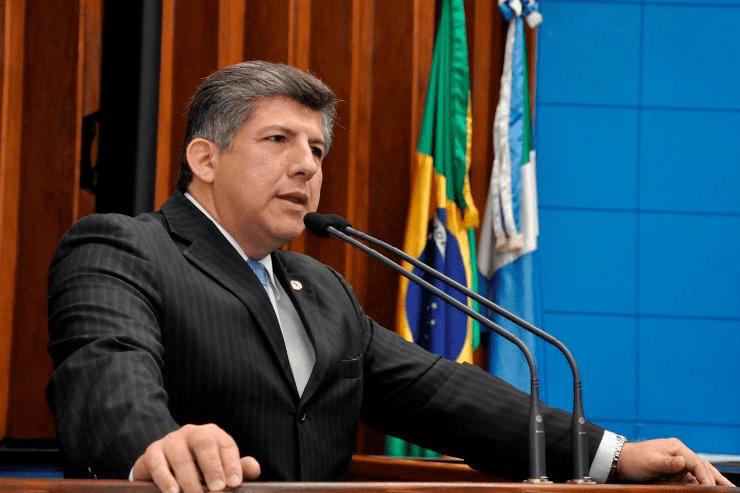 com-rivais-comandando-partidos,-lidio-deve-voltar-a-arriscar-voo-solo-para-reeleicao