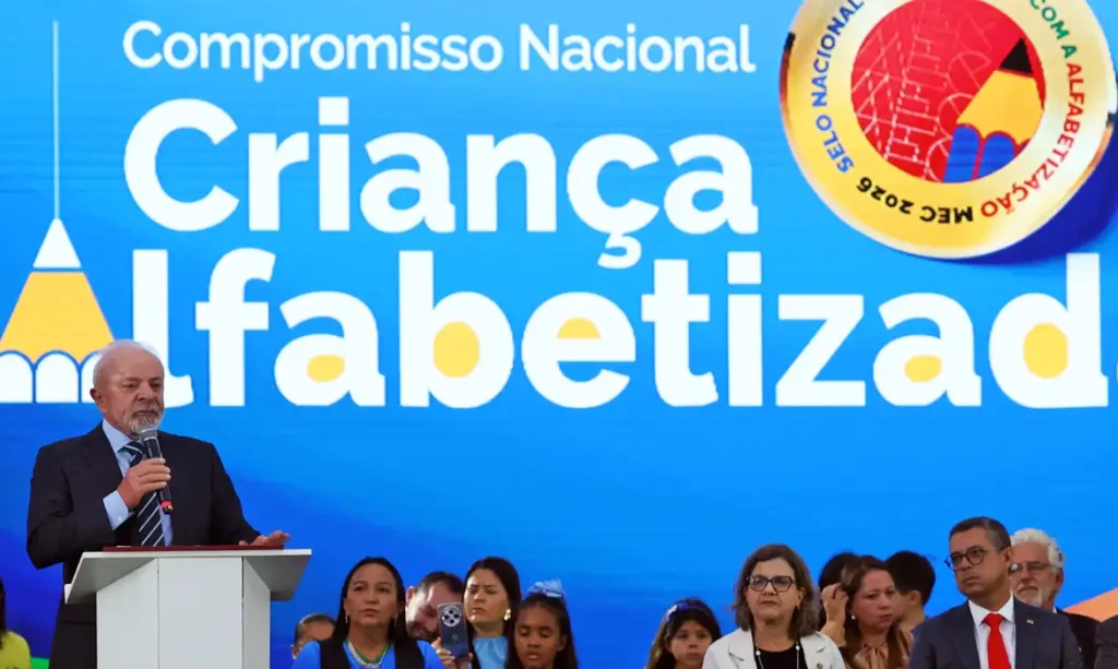 brasil-atinge-meta-com-66%-das-criancas-alfabetizadas-em-idade-certa