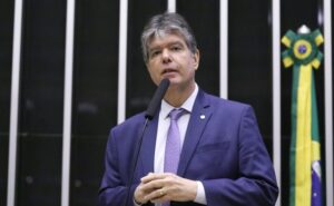 Comissão aprova projeto que amplia penas para o crime de bullying comissao-aprova-projeto-que-amplia-penas-para-o-crime-de-bullying