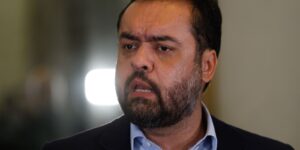 tse-retoma-julgamento-que-pode-deixar-claudio-castro-inelegivel