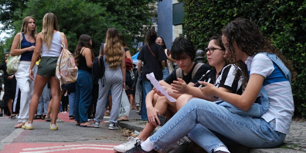 instituto-oferta-videoaulas-de-portugues-a-alunos-do-ensino-medio
