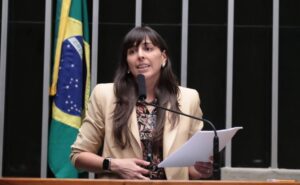 Câmara aprova projeto que permite quebra de sigilo bancário para fixar pensão alimentícia camara-aprova-projeto-que-permite-quebra-de-sigilo-bancario-para-fixar-pensao-alimenticia
