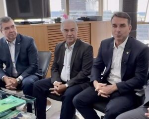 flavio-bolsonaro-vira-a-mato-grosso-do-sul-para-agenda-na-expogrande 