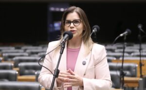 comissao-aprova-projeto-que-assegura-a-gestante-direito-a-fotografo-durante-o-parto