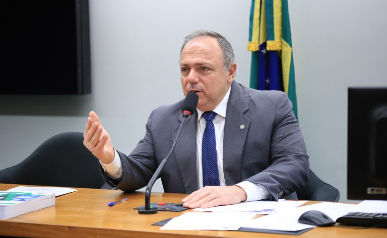 Comissão aprova regras para agilizar socorro por telefone em casos de engasgo comissao-aprova-regras-para-agilizar-socorro-por-telefone-em-casos-de-engasgo