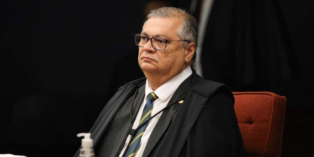 Dino questiona transparência de emendas enviadas à Igreja da Lagoinha dino-questiona-transparencia-de-emendas-enviadas-a-igreja-da-lagoinha