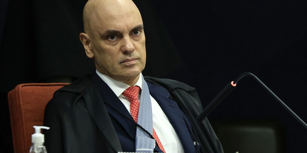 moraes-da-24h-para-defesa-de-bolsonaro-explicar-video-de-eduardo