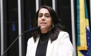sessao-solene-na-camara-destaca-desafios-de-maes-de-pessoas-com-autismo