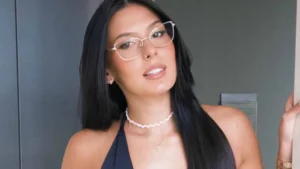 Não se calou! Ana Castela se irrita e rebate crítica por roupa ‘marcando’ área íntima