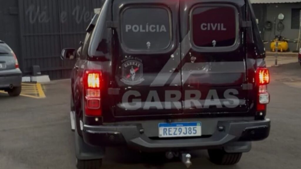 Conveniência é fechada por tráfico e dupla é presa com drogas em Campo Grande Conveniência é fechada por tráfico e dupla é presa com drogas em Campo Grande