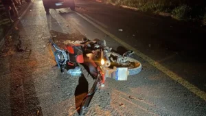 Motociclista fica ferido em acidente com caminhonete na BR-376 em Ivinhema