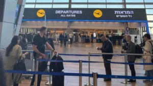 Israel reduz voos em Tel Aviv e limita operações aéreas Israel reduz voos em Tel Aviv e limita operações aéreas