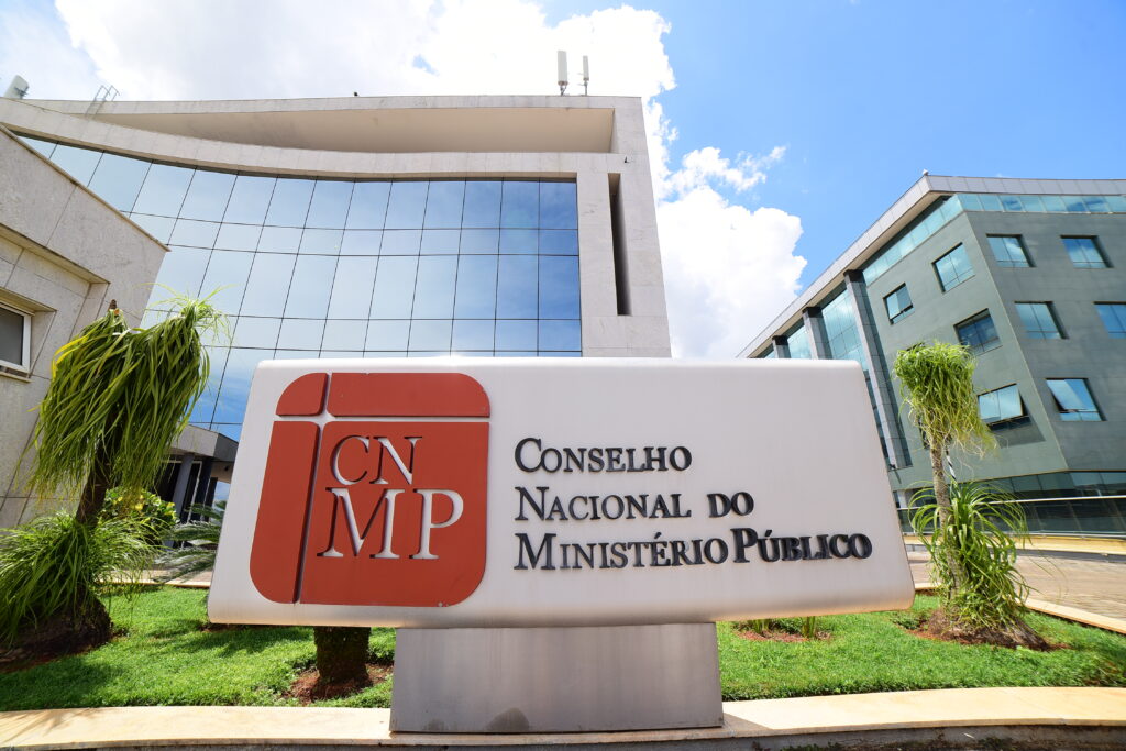 Comissão aponta gasto de R$ 7,2 bilhões com 'penduricalhos' acima do teto no Ministério Público
