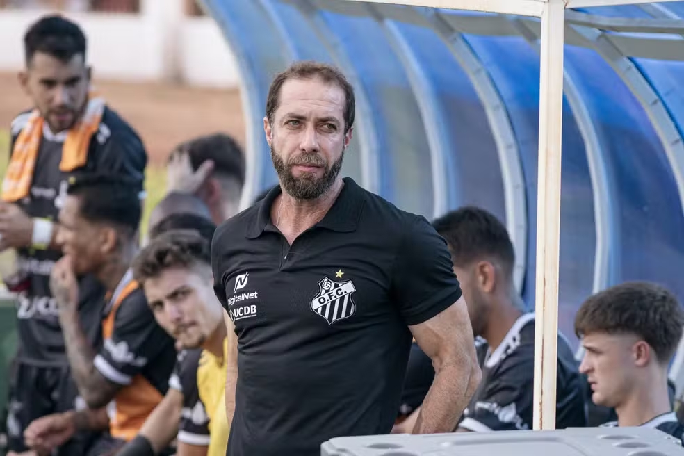Operário-MS demite técnico Paulo Massaro após goleada Operário-MS demite técnico Paulo Massaro após goleada