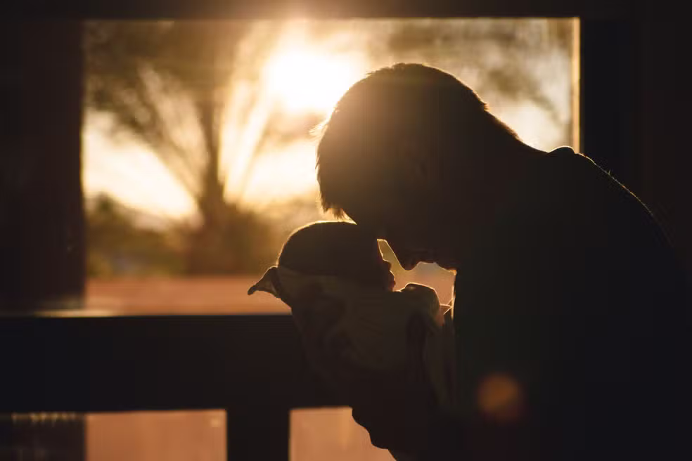 Lula sanciona lei que amplia licença-paternidade Lula sanciona lei que amplia licença-paternidade
