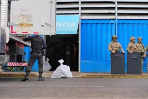 Policiais civis investigados por contrabando são destituídos de cargos de chefia Policiais civis investigados por contrabando são destituídos de cargos de chefia