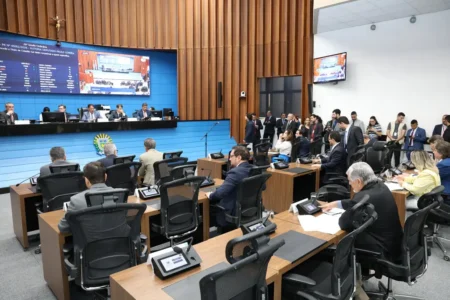 Deputados querem que Governo explique repasse de R$ 7 milhões de Verruck à Fiems Deputados querem que Governo explique repasse de R$ 7 milhões de Verruck à Fiems