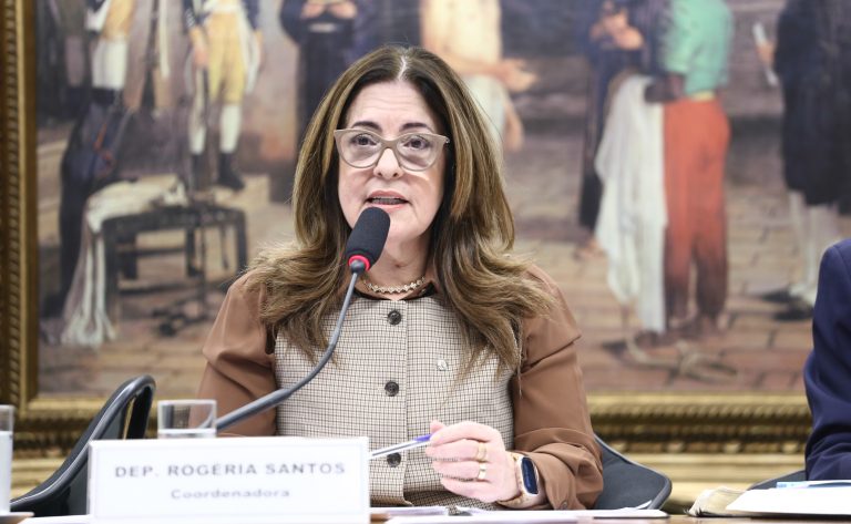 Comissão debate desafios da política de prevenção ao suicídio e à automutilação comissao-debate-desafios-da-politica-de-prevencao-ao-suicidio-e-a-automutilacao