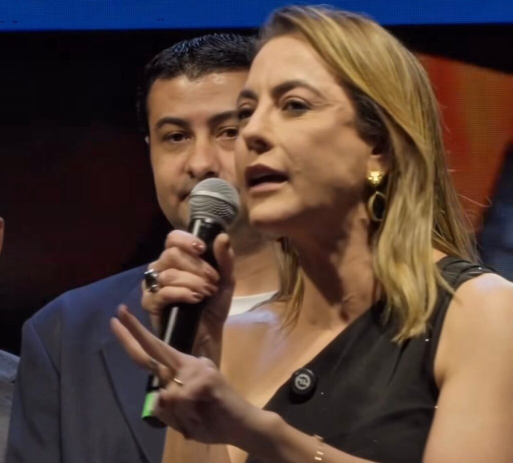 soraya-volta-atras-novamente-e-se-filia-ao-psb-na-reta-final-da-janela-partidaria