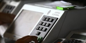 Onze governadores renunciam para disputar eleições de outubro onze-governadores-renunciam-para-disputar-eleicoes-de-outubro