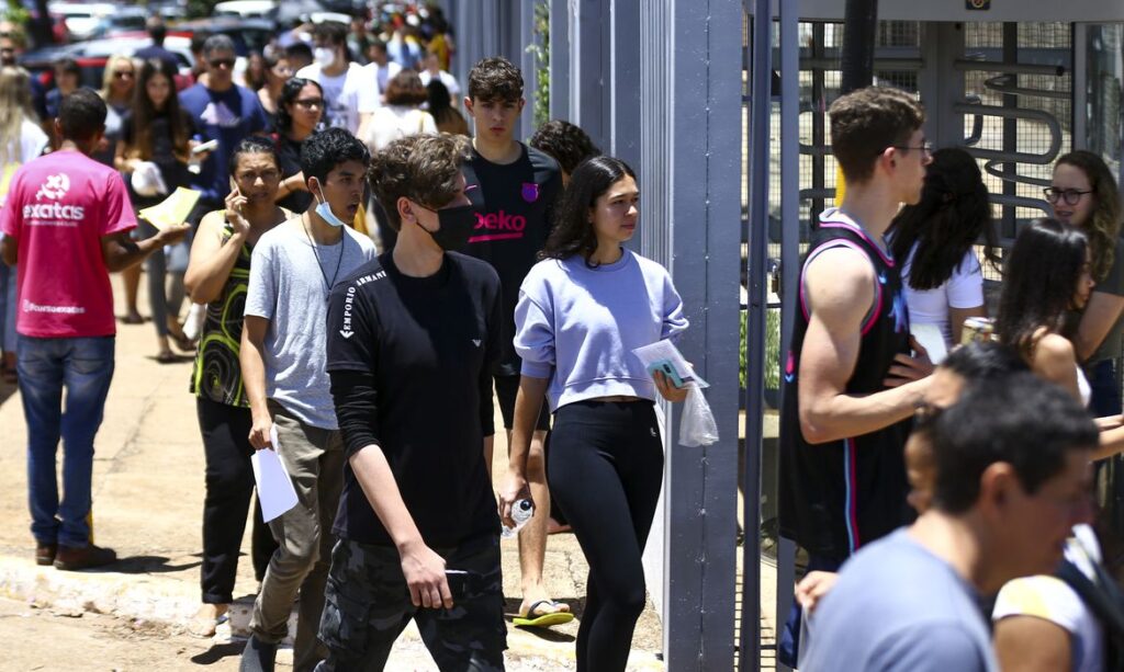 pedido-de-isencao-da-taxa-do-enem-2026-comeca-em-13-de-abril;-veja-quem-pode-solicitar