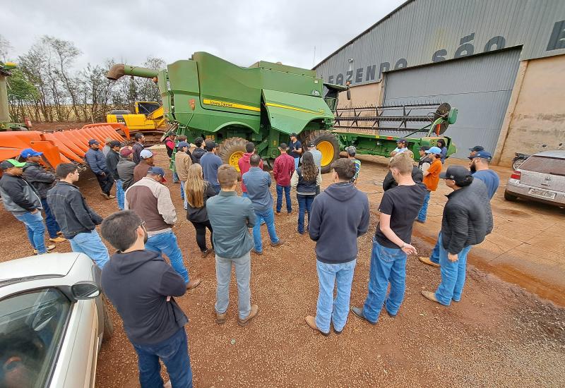 Aprosoja/MS promove treinamento em colheitadeira em quatro municípios de Mato Grosso do Sul aprosoja/ms-promove-treinamento-em-colheitadeira-em-quatro-municipios-de-mato-grosso-do-sul