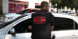 pms-do-rio-sao-denunciados-por-desviar-armas-apreendidas-em-operacoes