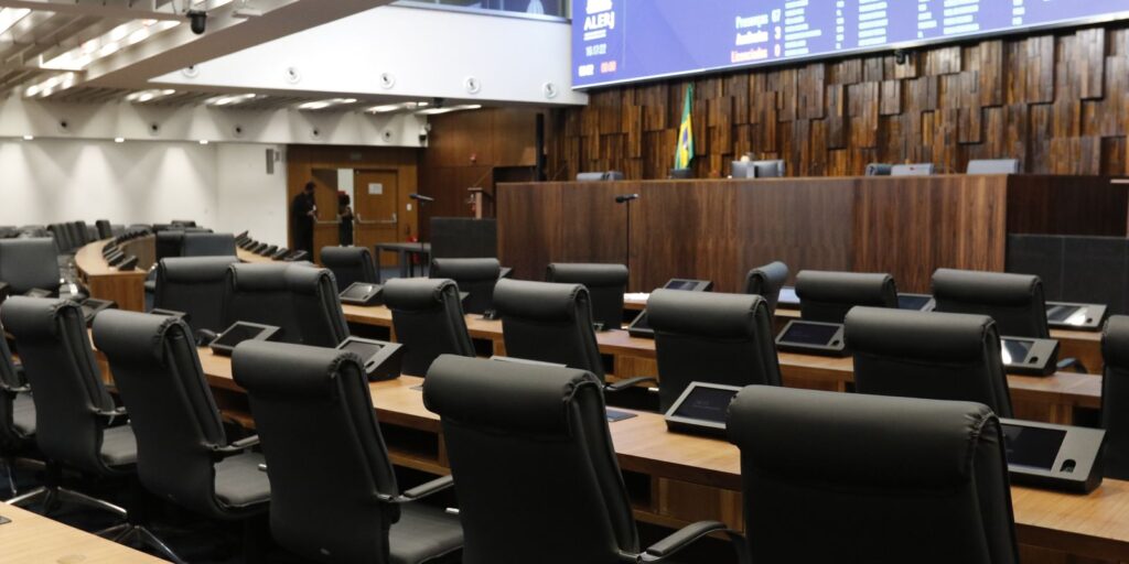Proposições legislativas sobre IA favorecem controle e vigilância proposicoes-legislativas-sobre-ia-favorecem-controle-e-vigilancia