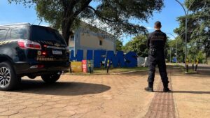 Polícia Federal realiza operação contra fraudes em licitação e contratos de universidade em MS policia-federal-realiza-operacao-contra-fraudes-em-licitacao-e-contratos-de-universidade-em-ms