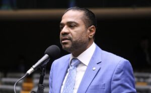 Comissão aprova alerta em rótulo sobre efeito de remédio em motoristas comissao-aprova-alerta-em-rotulo-sobre-efeito-de-remedio-em-motoristas