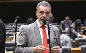 Comissão aprova proibição de reuso de embalagens de tintas imobiliárias comissao-aprova-proibicao-de-reuso-de-embalagens-de-tintas-imobiliarias