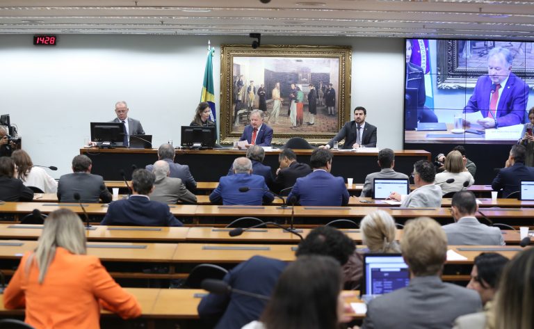 Comissão aprova sete candidatos ao TCU; votação secreta no Plenário ocorre nesta terça-feira comissao-aprova-sete-candidatos-ao-tcu;-votacao-secreta-no-plenario-ocorre-nesta-terca-feira