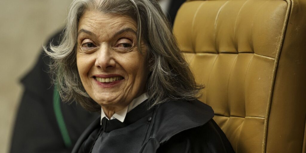 Cármen Lúcia diz que família pede pra ela deixar o STF carmen-lucia-diz-que-familia-pede-pra-ela-deixar-o-stf