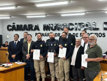 policiais-rodoviarios-federais-e-jornalista-sao-homenageados-pela-camara-de-corumba