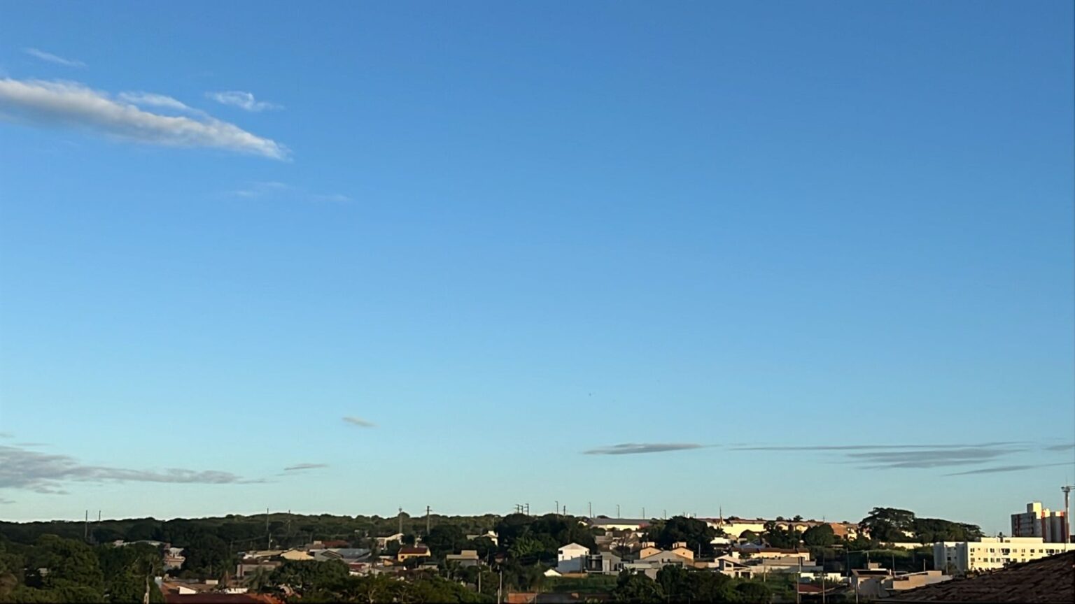 quarta-feira-tera-sol,-calor-e-possibilidade-de-temporais-no-estado