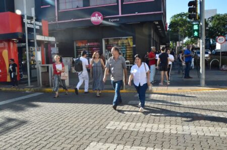 trabalhador-do-comercio-central-tera-expediente-normal-no-feriado-de-terca-feira