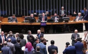 camara-aprova-regime-de-urgencia-para-12-projetos-de-lei