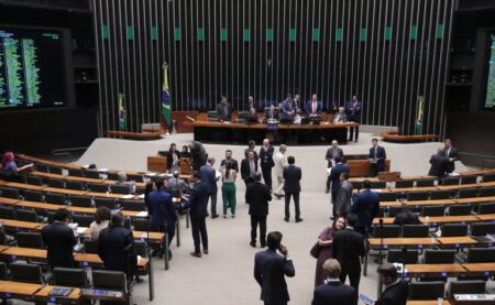 camara-dos-deputados-inicia-sessao-para-analisar-propostas;-acompanhe