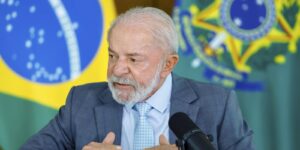 Lula afirma que mundo não dá direito a Trump ameaçar um país lula-afirma-que-mundo-nao-da-direito-a-trump-ameacar-um-pais