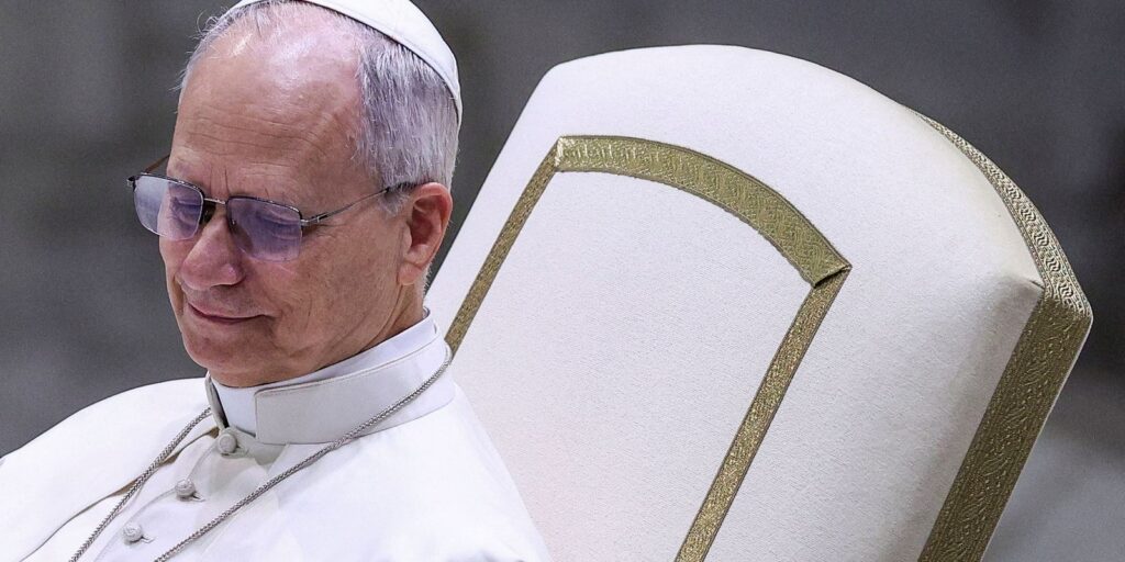 papa-leao-xiv-diz-que-o-mundo-esta-devastado-por-um-punhado-de-tiranos