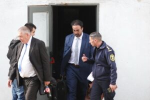 medico-acusado-pela-morte-de-maradona-se-declara-inocente-em-julgamento-na-argentina