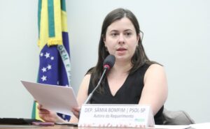 Comissão da Câmara aprova novas regras para fichas de livros traduzidos comissao-da-camara-aprova-novas-regras-para-fichas-de-livros-traduzidos